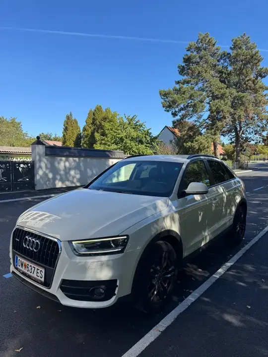 Audi Q3 2012 photo 2