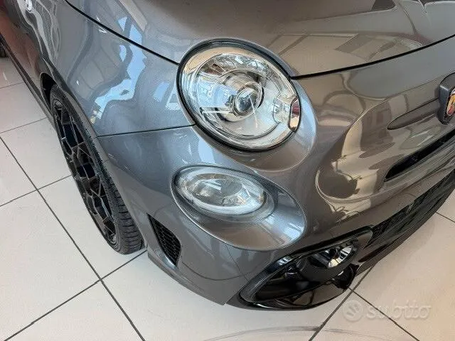 Abarth 695 2023 photo 2