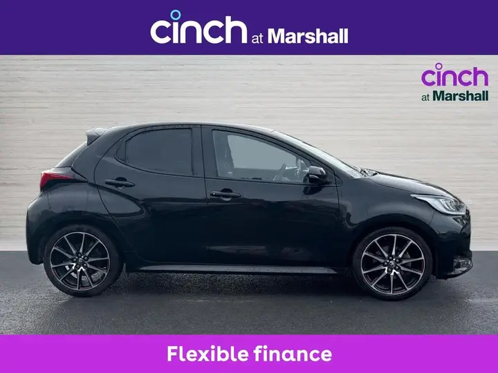 Toyota Yaris 2023 photo 2