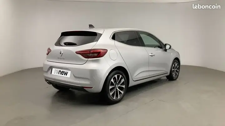 Renault Clio 2023 photo 2
