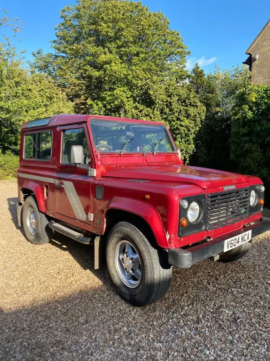 Land Rover Defender 90 1999 photo 2