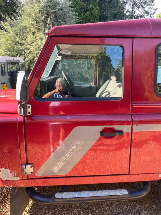 Land Rover Defender 90 1999 photo 5