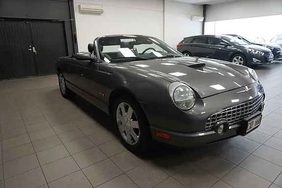 Ford Thunderbird 2003 photo 3
