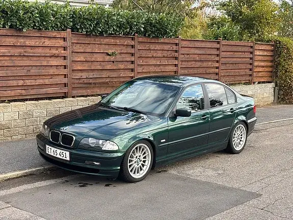 BMW 318I
