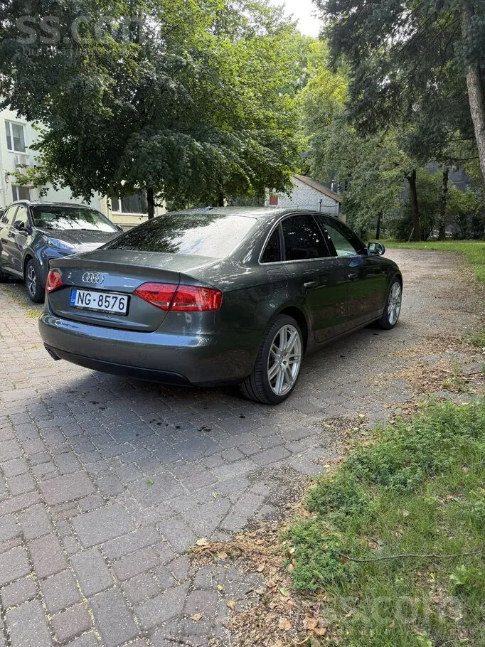 Audi A4 2010 photo 3