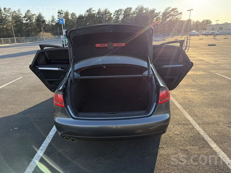 Audi A4 2010 photo 5