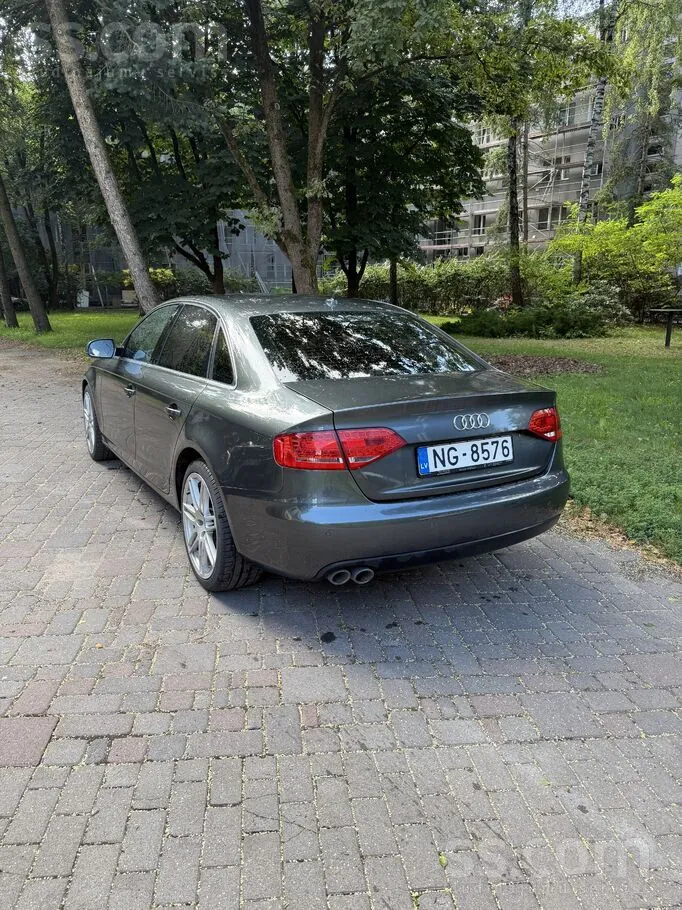 Audi A4 2010 photo 4