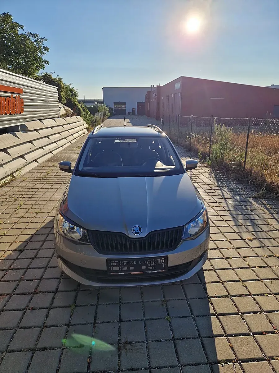 Skoda Fabia 2015 photo 2
