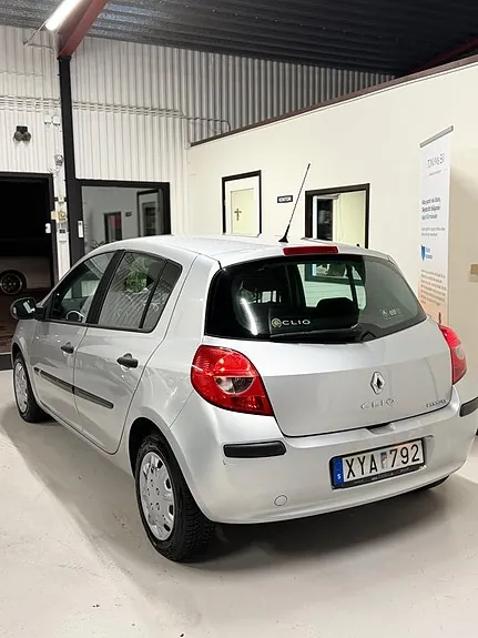 Renault Clio 2006 photo 5