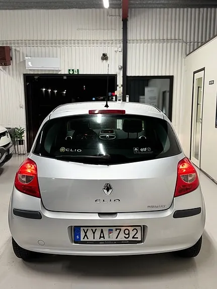 Renault Clio 2006 photo 4