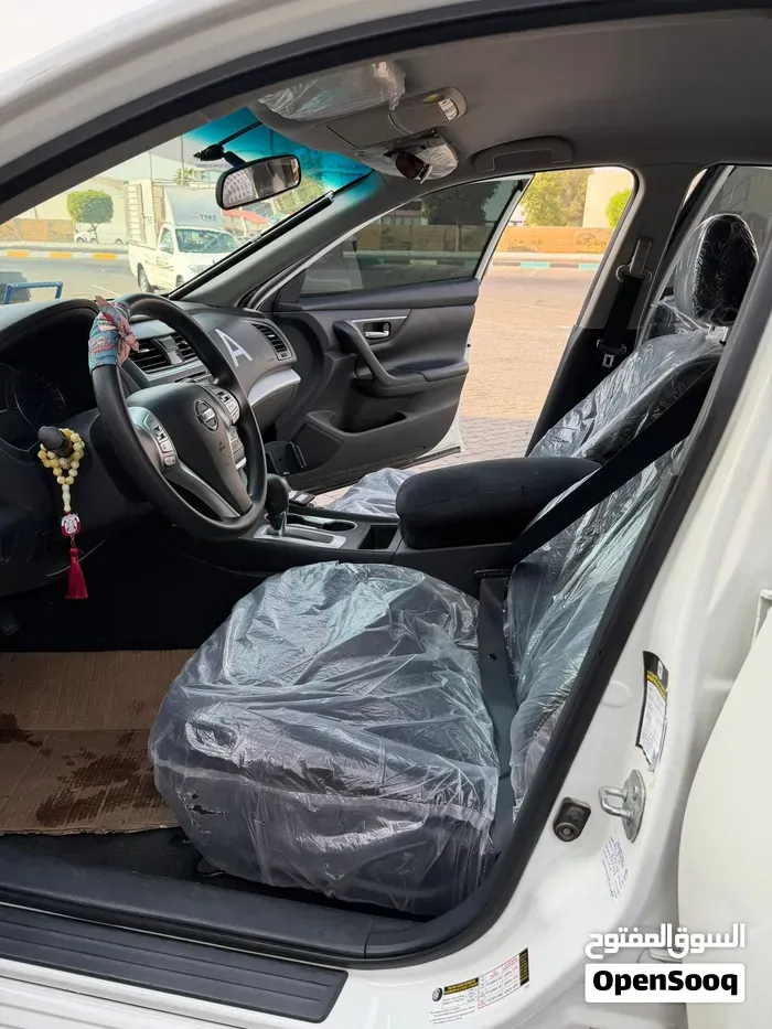 Nissan Altima 2017 photo 2