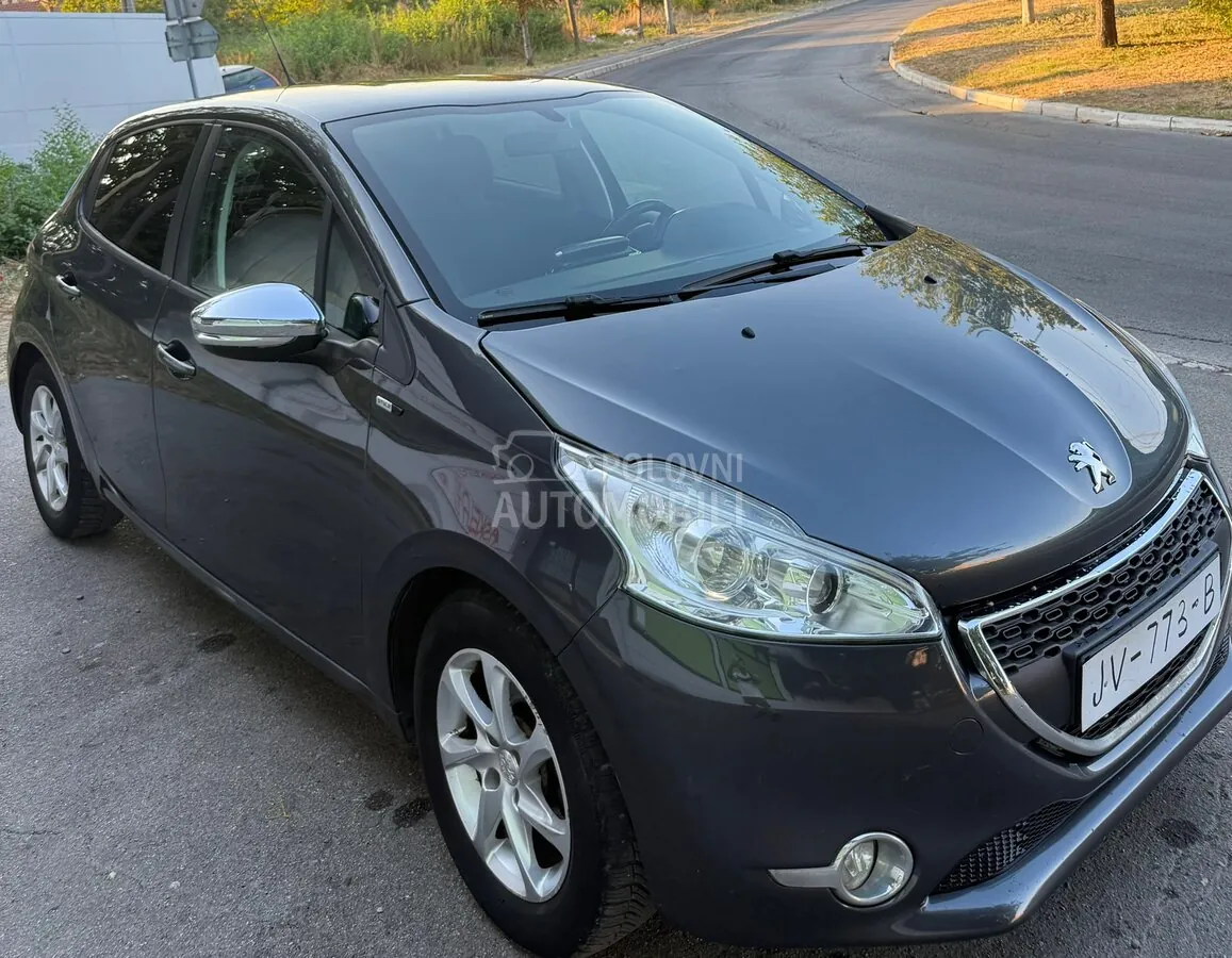 Peugeot 208 2014 photo 4