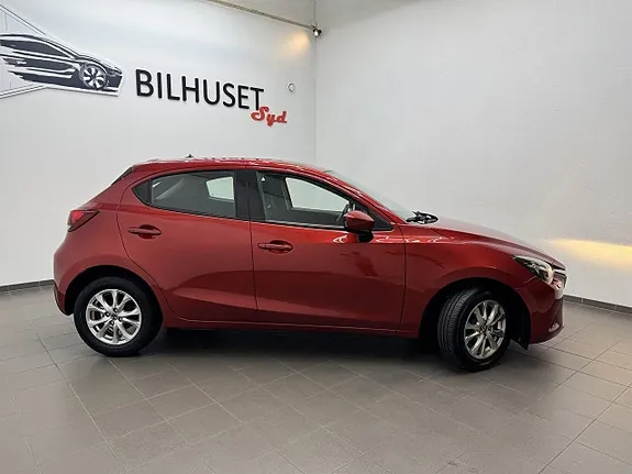 Mazda 2 2017 photo 2