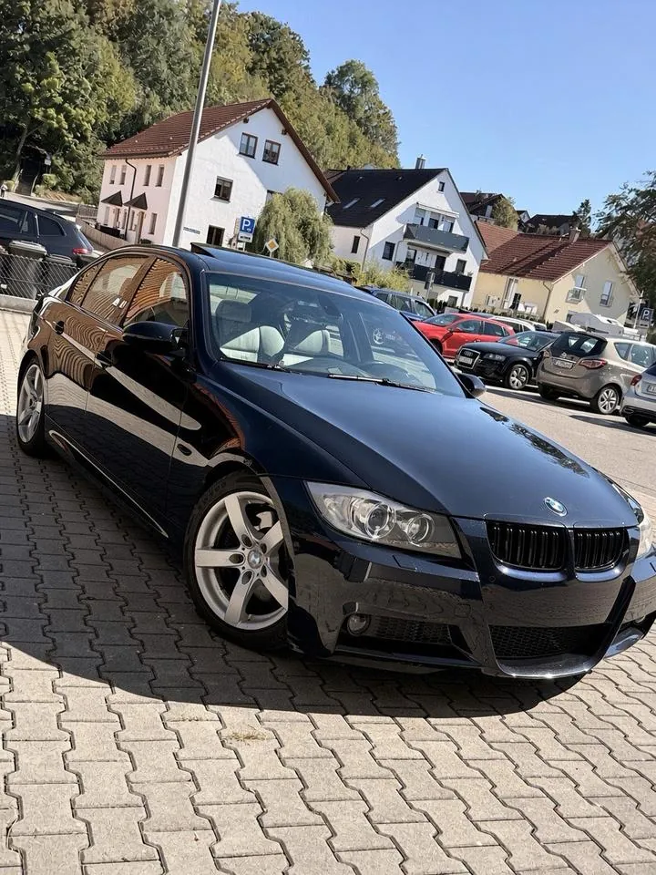 BMW E90 330I