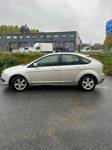 Ford Focus 2010 photo 2