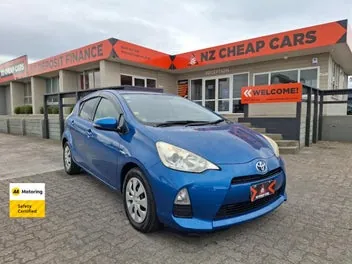 Toyota Aqua 2013 photo 2