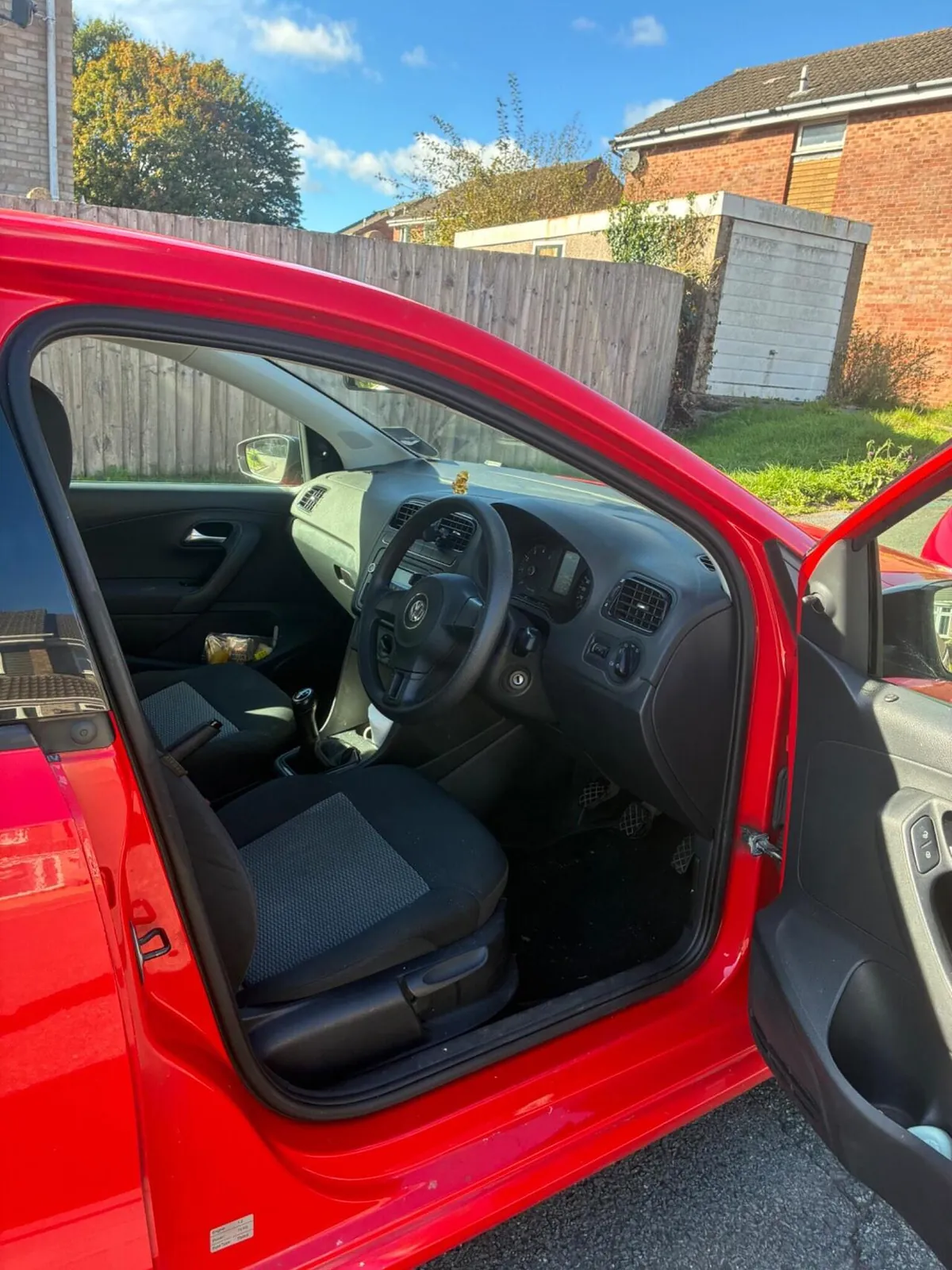 Volkswagen Polo 2011 photo 2