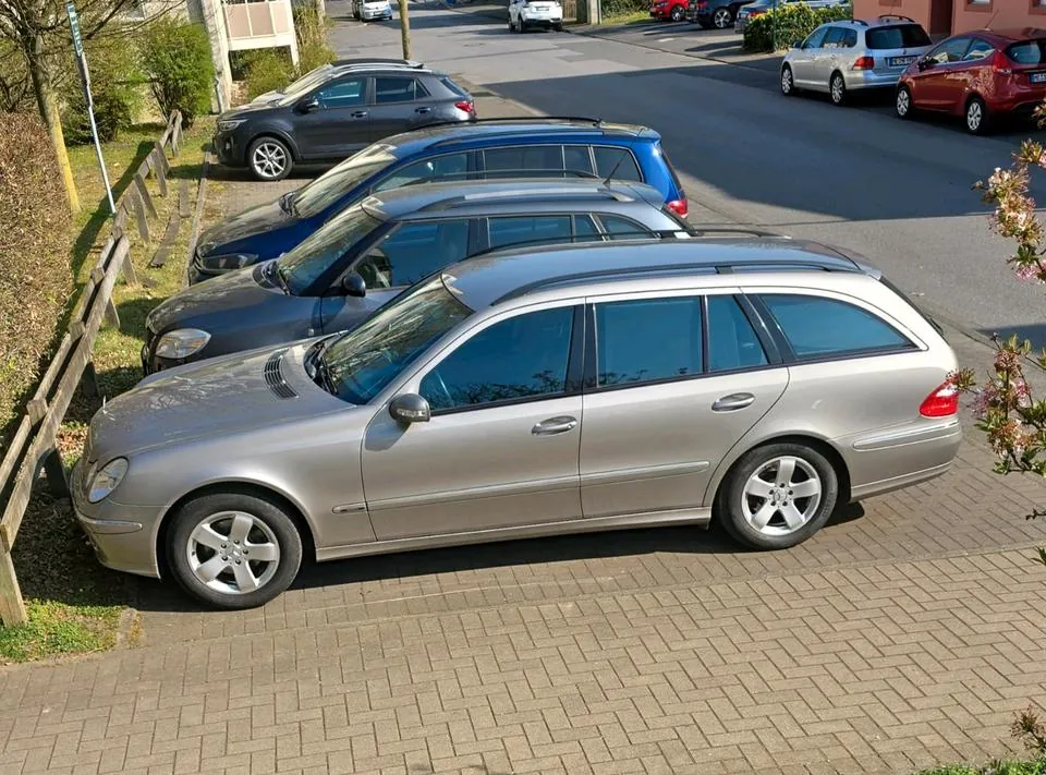 Mercedes-Benz E 200