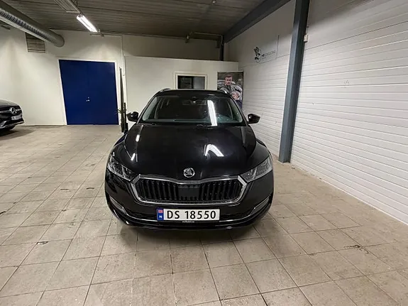 Skoda Octavia 2023 photo 2