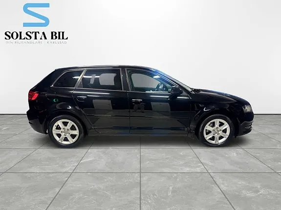 Audi A3 2011 photo 2