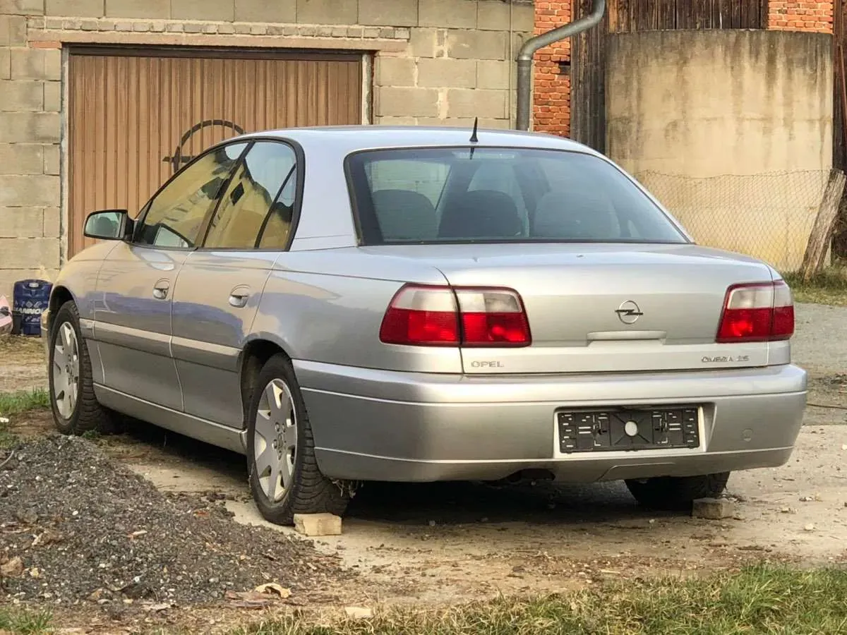 Opel Omega 2001 photo 2