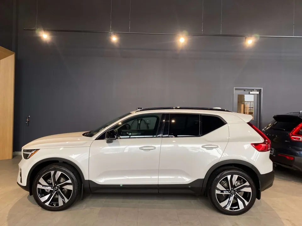 Volvo Xc40 2025 photo 2