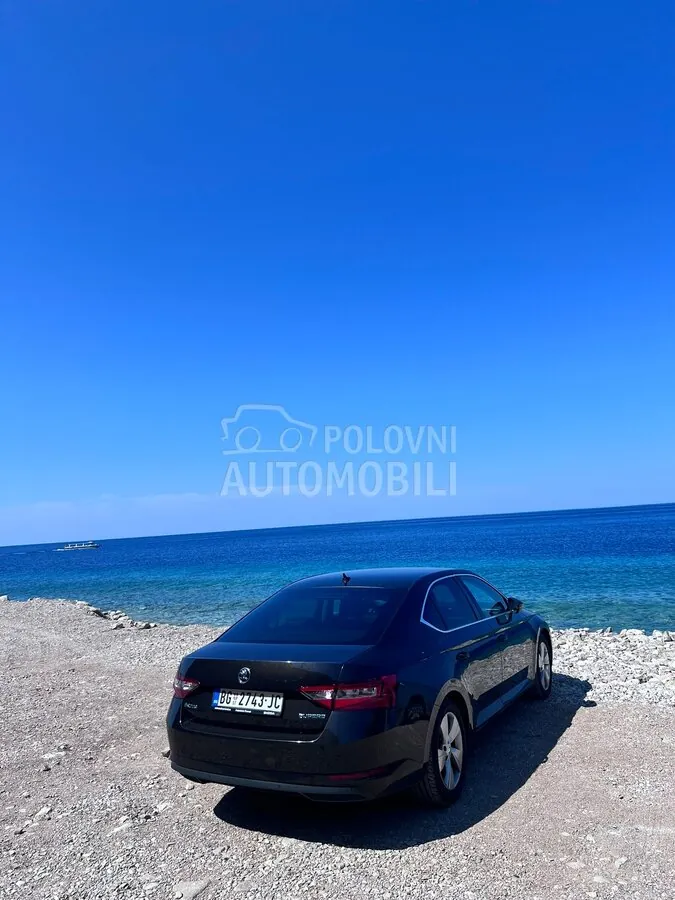 Skoda Superb 2016 photo 2