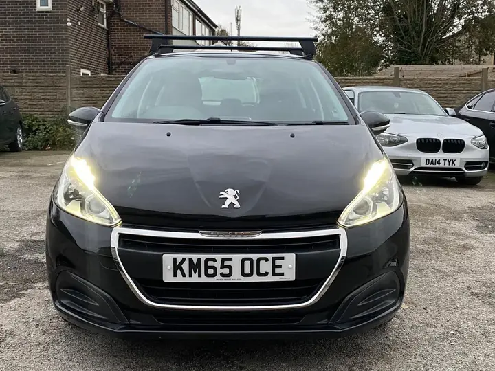 Peugeot 208 2015 photo 5