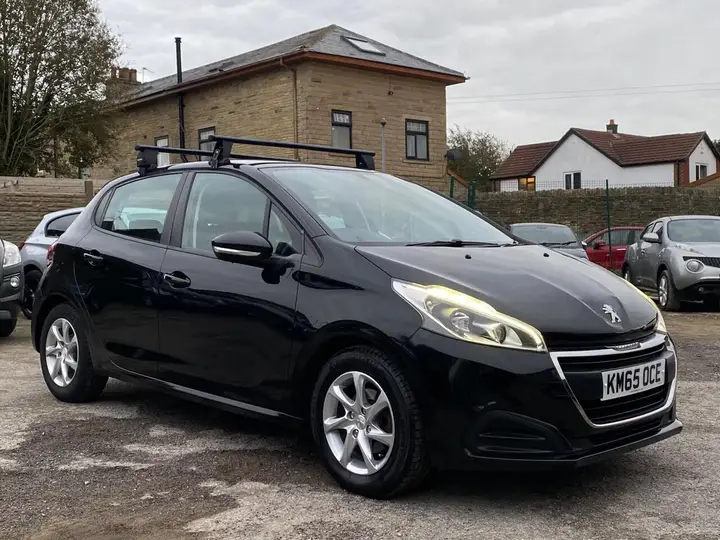 Peugeot 208 2015 photo 4