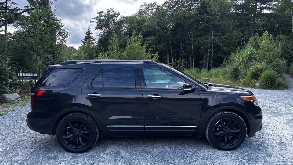 Ford Explorer 2014 photo 2