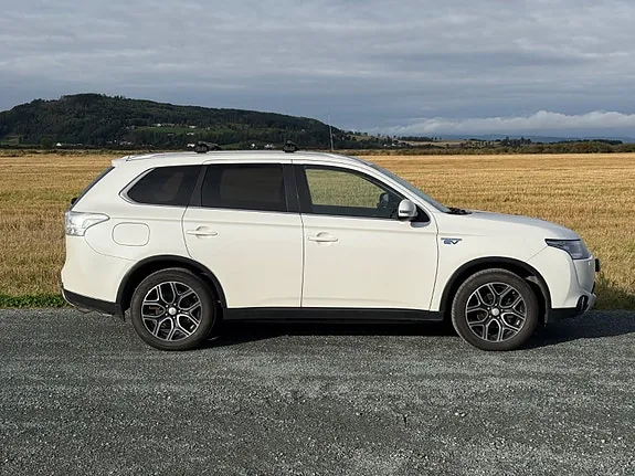 Mitsubishi Outlander 2015 photo 3