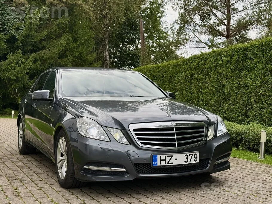 Mercedes-Benz E-Class 2011 photo 2