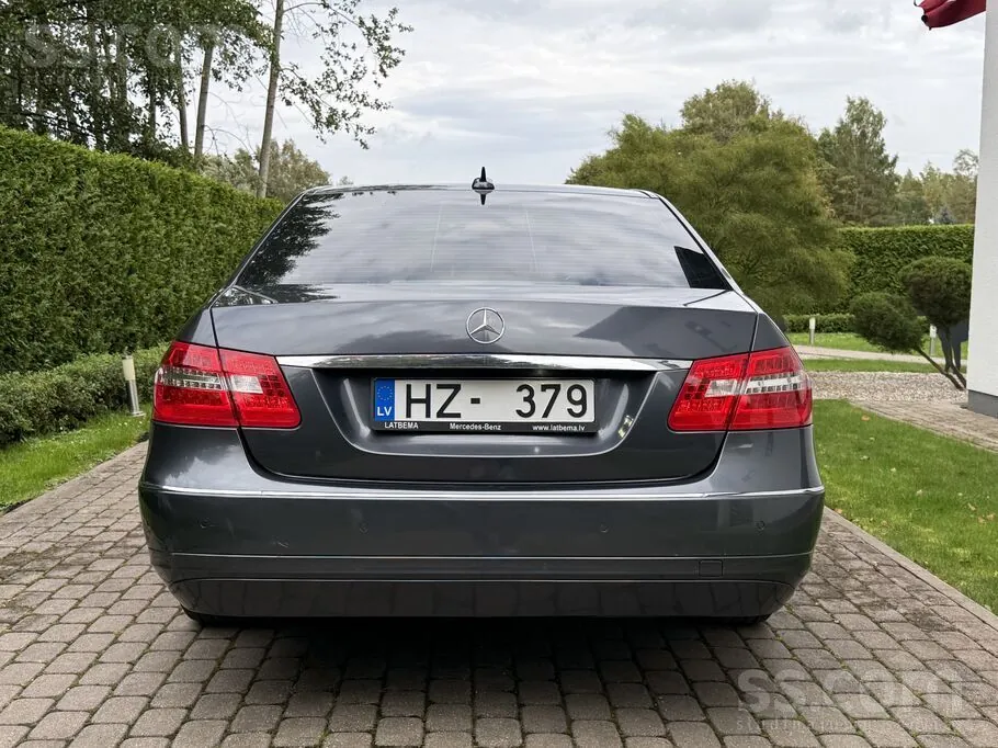 Mercedes-Benz E-Class 2011 photo 5