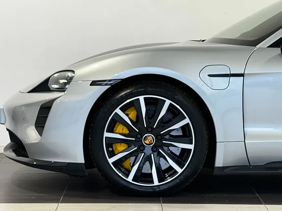 Porsche Taycan Turbo S 2020 photo 4