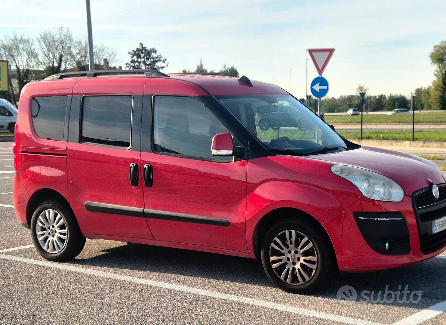 Fiat Doblò 2012 photo 2
