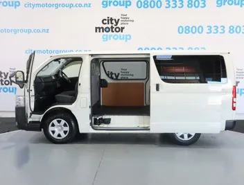 Toyota Hiace 2021 photo 4