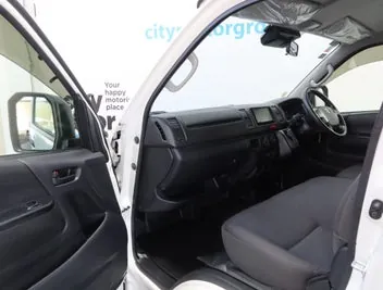 Toyota Hiace 2021 photo 5