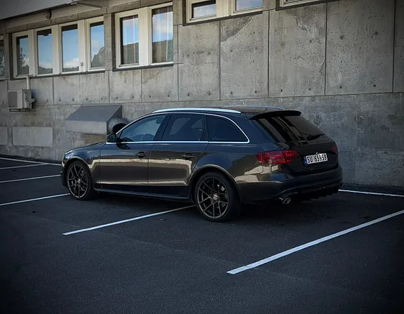 Audi A4 2009 photo 3