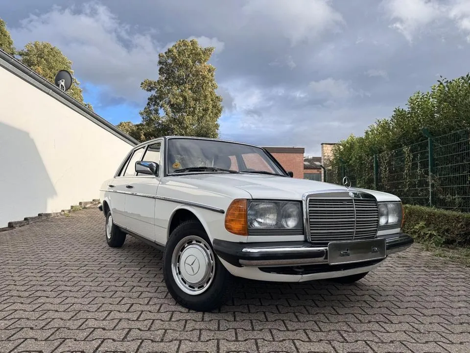 Mercedes-Benz 200