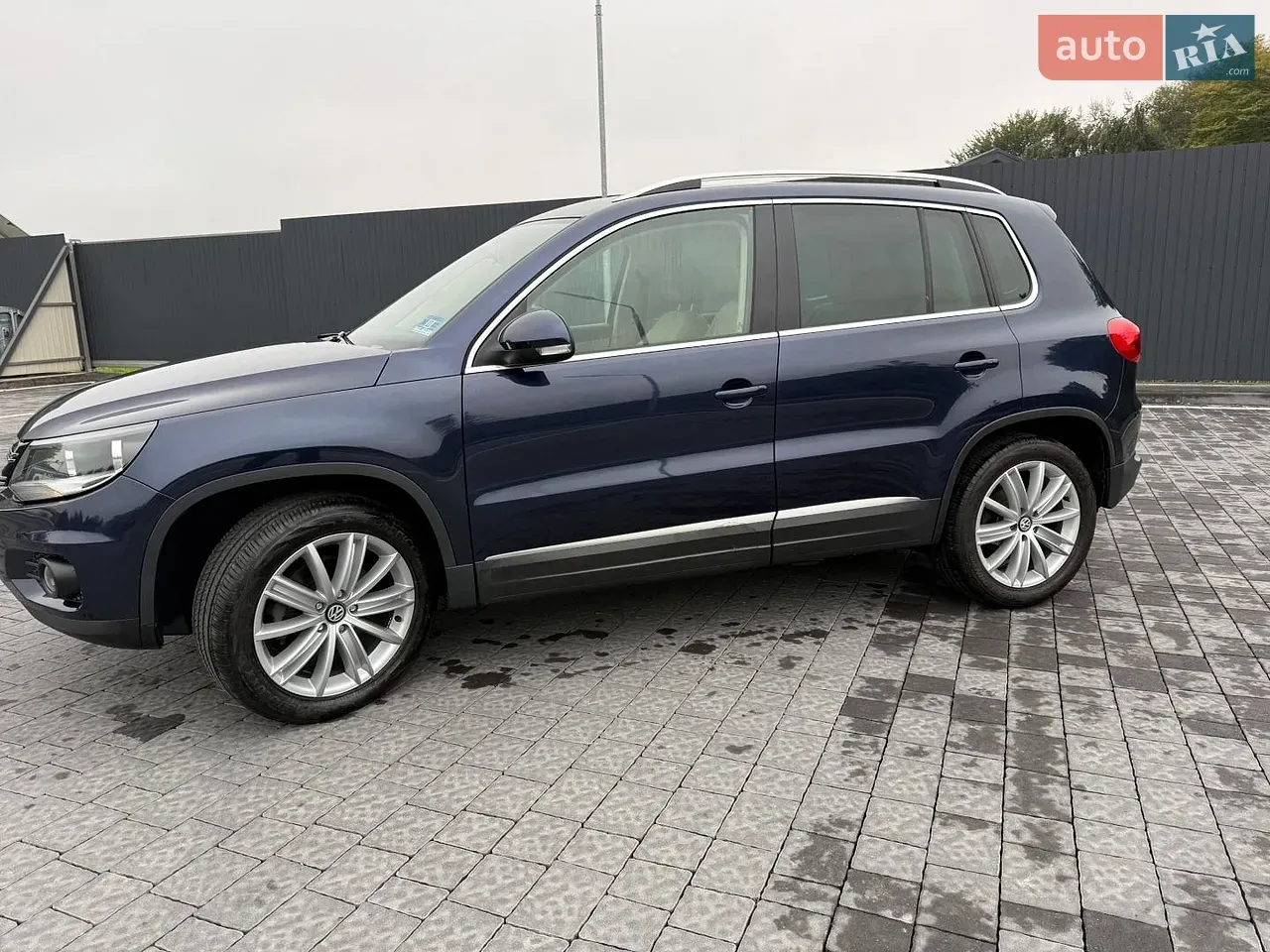 Volkswagen Tiguan 2012 photo 2