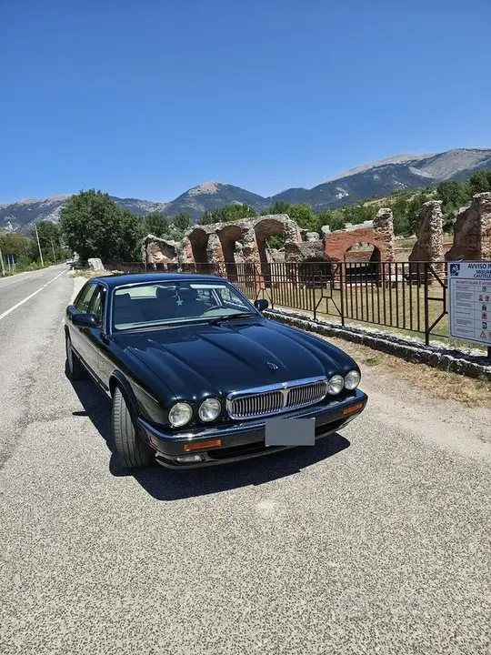 Jaguar Xj6