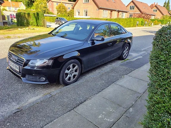 Audi A4 2011 photo 4