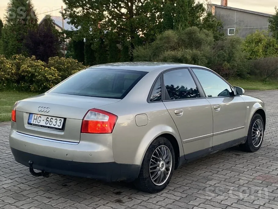 Audi A4 2004 photo 4