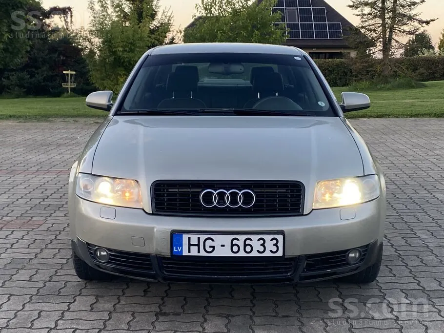 Audi A4 2004 photo 2