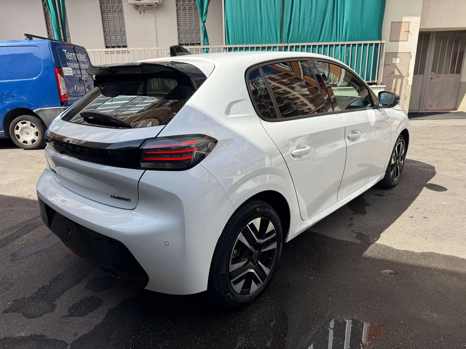 Peugeot 208 2024 photo 4