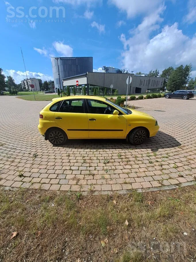 Seat Ibiza 2003 photo 5