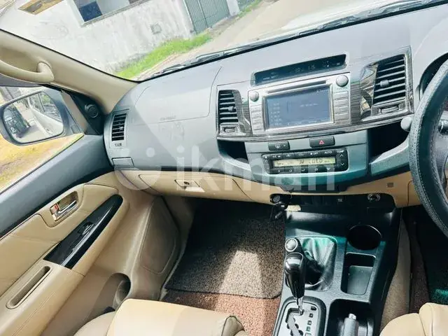 Toyota Fortuner 2013 photo 3