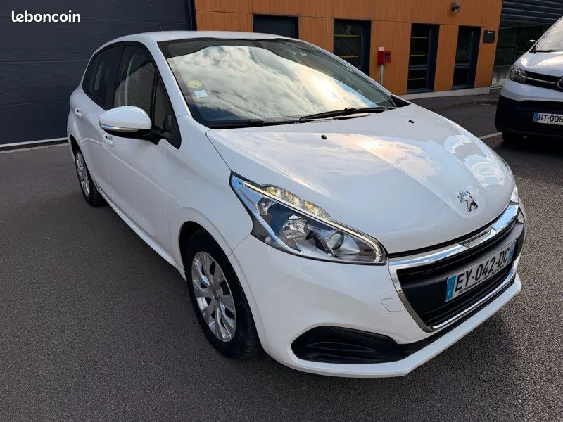 Peugeot 208 2018 photo 5