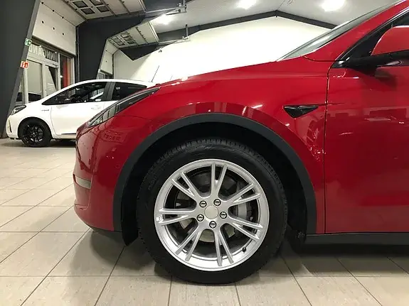 Tesla Model Y 2023 photo 5