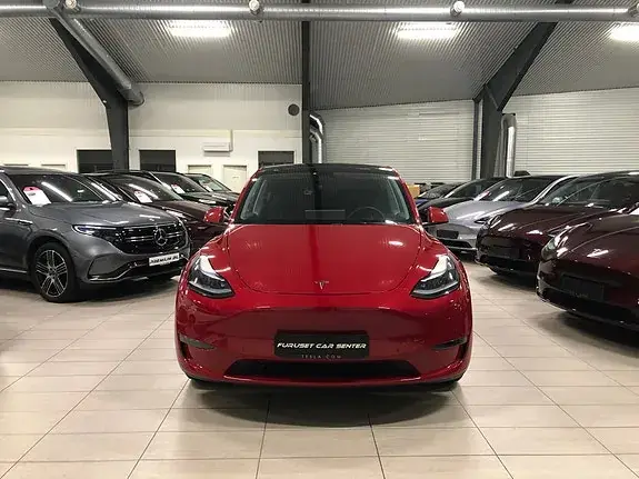 Tesla Model Y 2023 photo 2